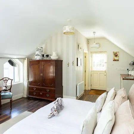 The Loft, Apple & Blossom Macroom