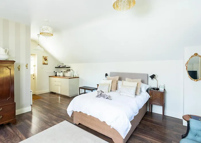 The Loft, Apple & Blossom Macroom