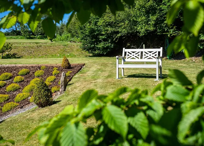 The Loft, Apple & Blossom * Мэкрум