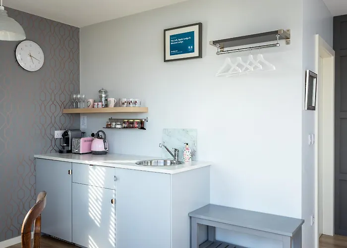 The Loft, Apple & Blossom Apartment