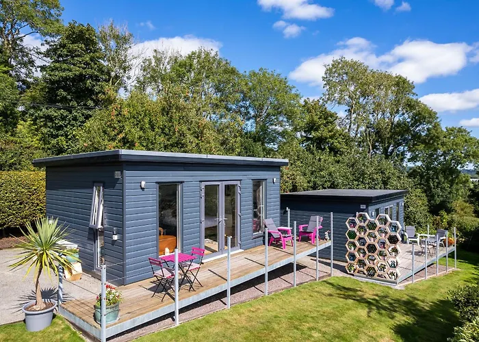 The Loft, Apple & Blossom *