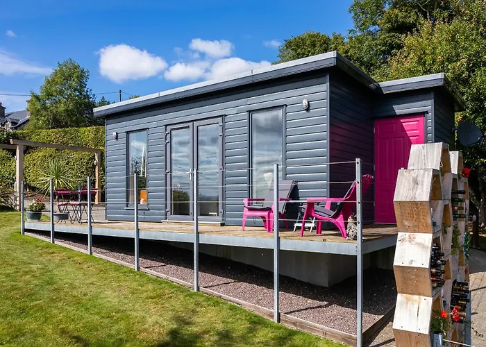 The Loft, Apple & Blossom * Мэкрум